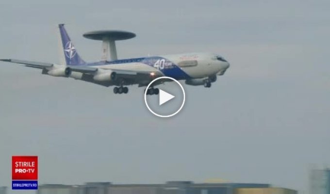 В Румынию прибыл самолет дальней слежки Boeing E-3 Sentry