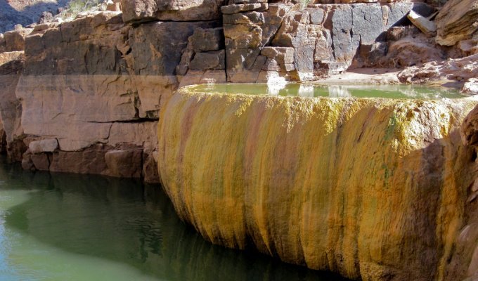 Бассейн-тыква с мышьяком в Гранд Каньоне (8 фото)