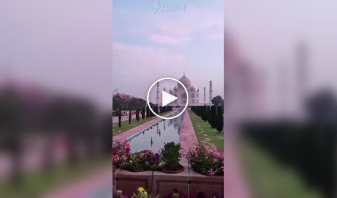 Обстановка возле Тадж Махала