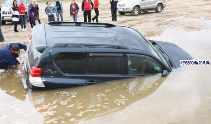 Как утопить новенький Toyota Prado (7 фото + видео)