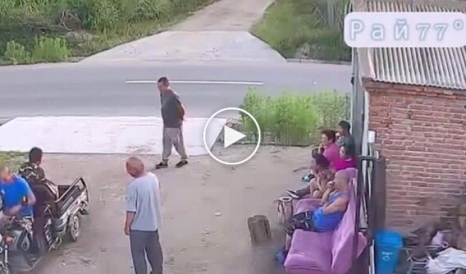 Man saves his relatives on a scooter