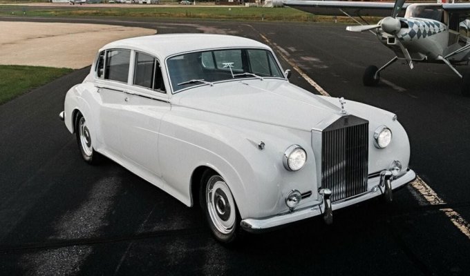 Vintage 1961 Rolls-Royce Silver Cloud II rebuilt for SEMA (27 photos)