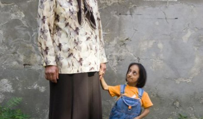 Самая маленькая женщина (2 фотографии)