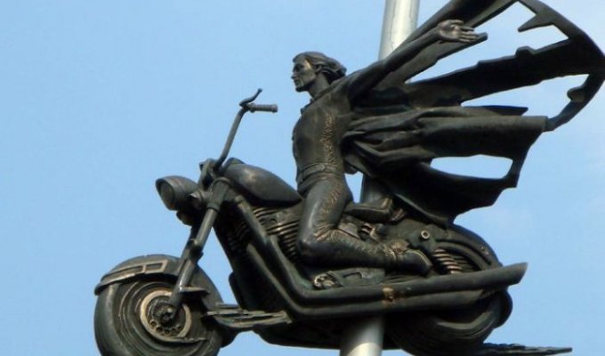 Памятник погибшим байкерам