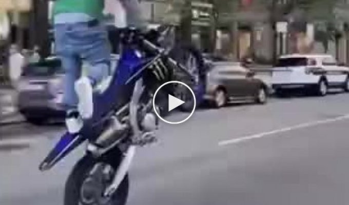 Болезненный фейл на мотоцикле