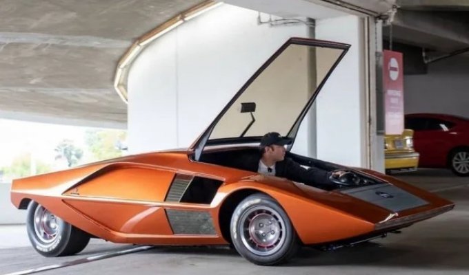 Incredible Lancia Bertone Stratos HF Zero (5 photos + 3 videos)