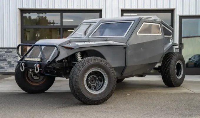 The buggy driven by Jason Statham in the film "Fast and Furious 7" was put up for auction (20 photos)