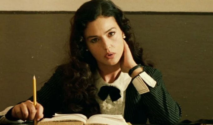 Guys, Stay Alert: 12 Dating Tricks Women Learn From Glossy Mags (14 Photos)