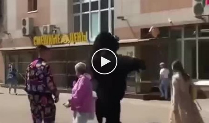 In Kaluga, an animator in a gorilla costume brought a woman to a heart attack