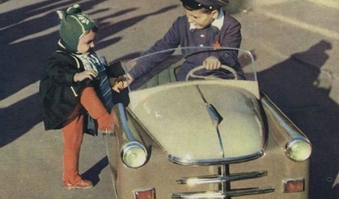 Педальные машинки. Мечта советского ребенка (12 фото)