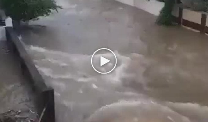 Heavy rainfall hits an Indian city