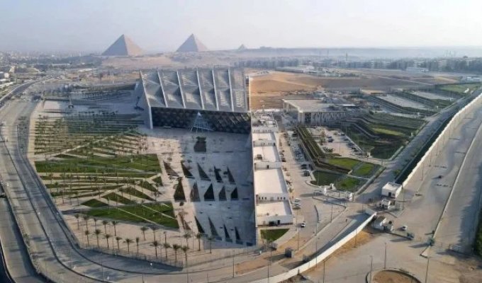 The Grand Egyptian Museum, which was built over 20 years, has opened in Giza (6 photos)