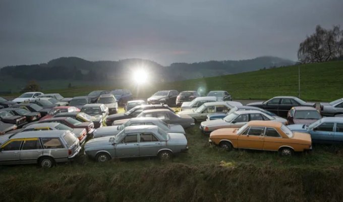 Vintage car cemetery found in Switzerland (20 photos)