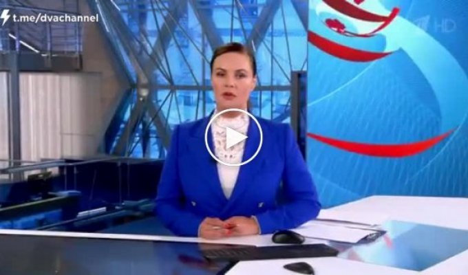На российском телевидении заявляют, что Алексея Навального отравили не в России