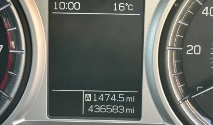 700 000 км на родном моторе: в Европе нашли Suzuki Vitara с рекордным пробегом (2 фото)