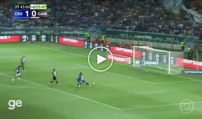 Бразильские футболисты устроили массовую драку и получили 23 красные карточки