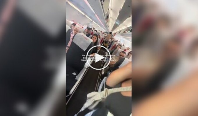 Путешественницы случайно улетели в Тунис вместо Ниццы