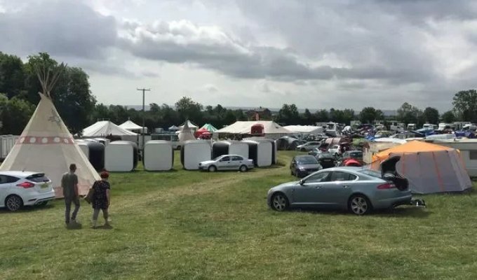 "Мешают крики и стоны": в Британии хотят устроить крупный секс-фестиваль, но местные против (3 фото)