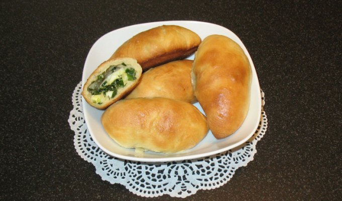 Пирожки с зеленым луком и яйцом - готовим с душой! (16 фото)