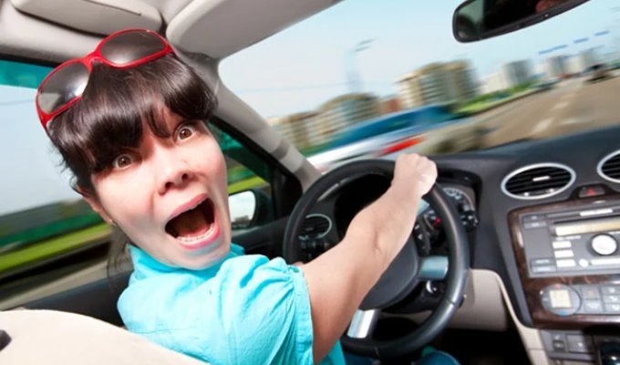 Crazy Driving Laws from Around the World (9 Photos)