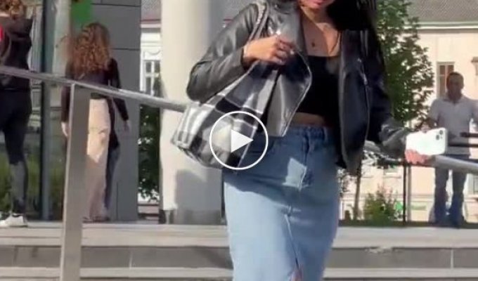 A guy pretended to be blind for a social experiment and sparked a debate
