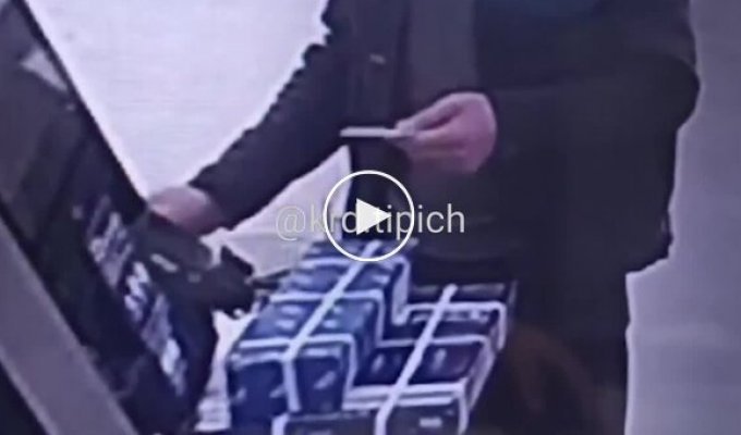 In Russia, a man came to a store with his barcodes to the store