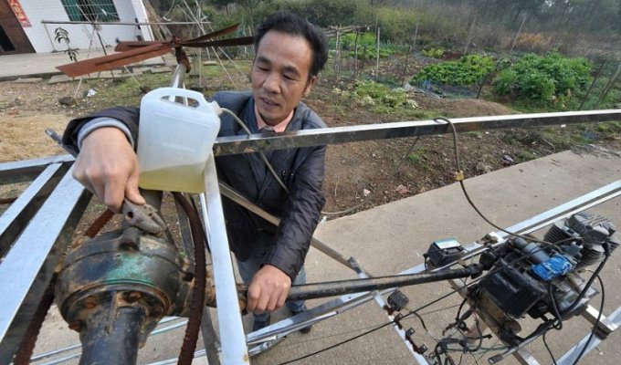 Китайский фермер собрал из металлолома вертолет (8 фото)