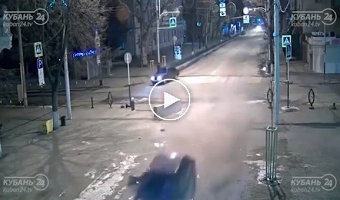 Пьяный водитель залетел на Пушкинскую площадь в Краснодаре
