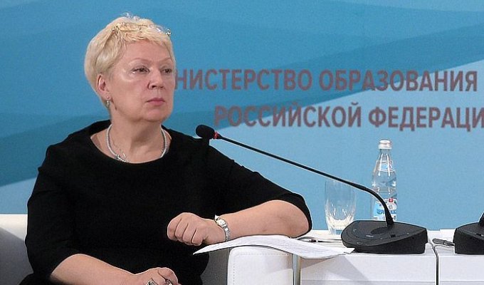 Министр образования Светлана Васильева о необходимости приобщения школьников к труду (2 фото)
