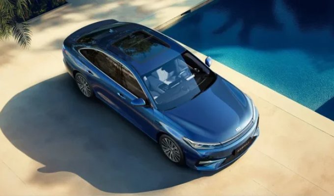 Новый гибридный седан Geely Galaxy A7 оценили в Китае в 103 800 юаней (8 фото)