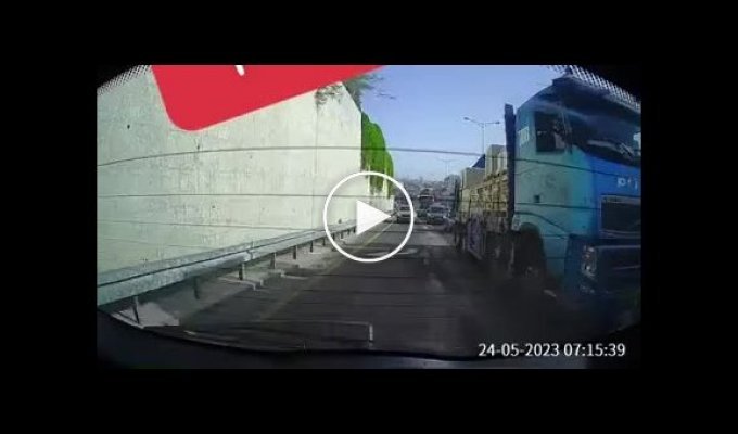 Skoda driver against a truck