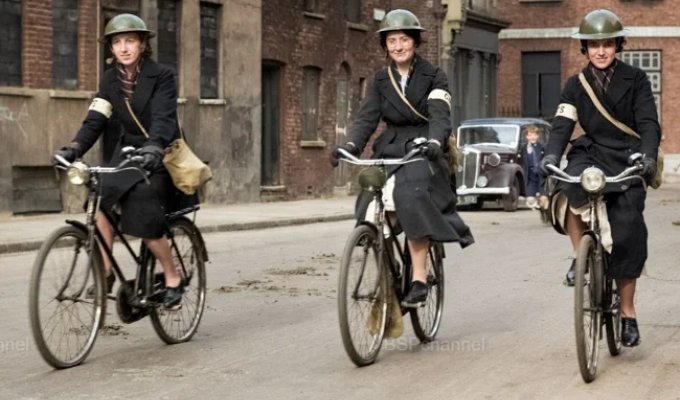 Rare and Captivating Photos from the Frontlines of WWII (21 Photos)