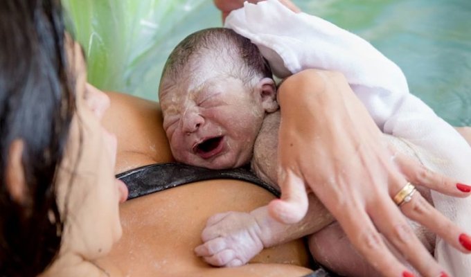 Эта женщина запечатлела наибольшее чудо мира — рождение ребенка (13 фото)