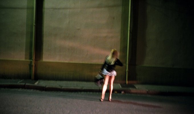 Проституция во Франции (24 фото)
