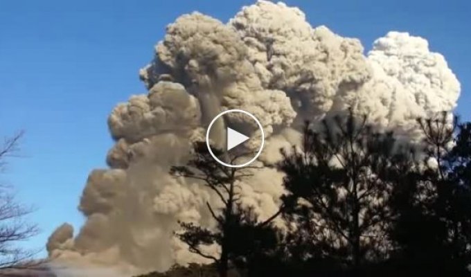 Землетрясение в Японии разбудило вулкан Синмое