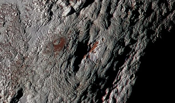 Mount Wright on Pluto: A Cryovolcano That May Be Hiding an Ocean (3 photos)
