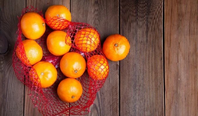 Red Mesh Bags for Oranges: A Clever Marketing Trick or Practical Choice? (3 photos)