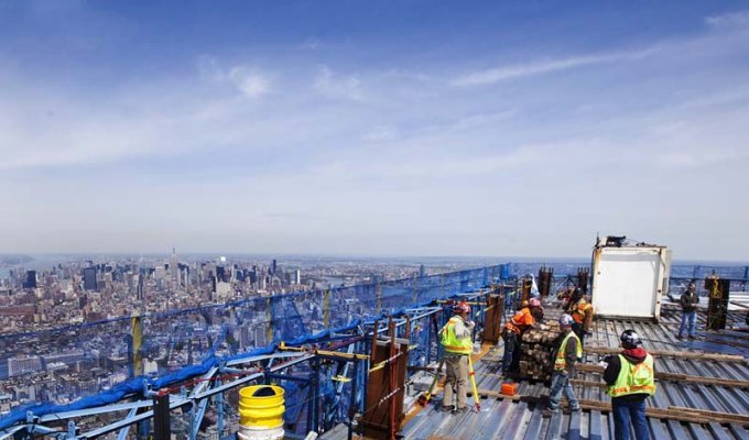 Строительство Всемирного торгового центра 1 в Нью-Йорке (29 фото)