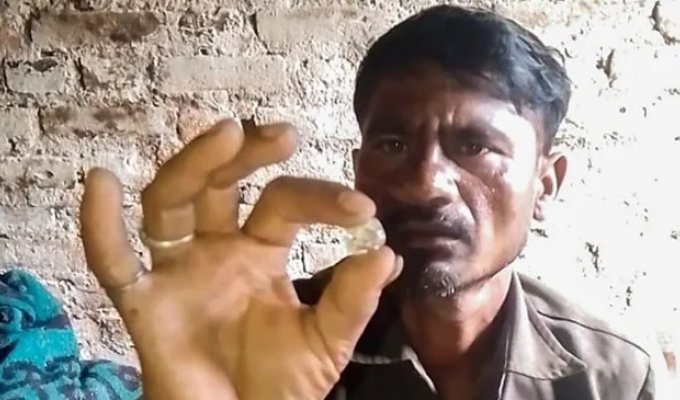 Indian worker, mired in debt, found a diamond worth $100,000 (3 photos)