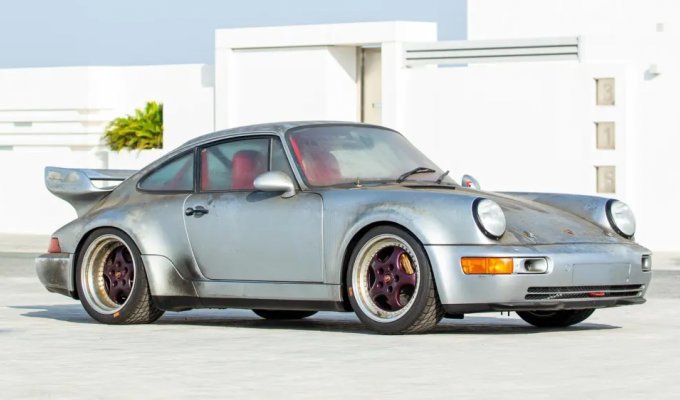 A 1993 Porsche 911 RSR 3.8 without mileage is planned to be sold for $2.5 million (8 photos)