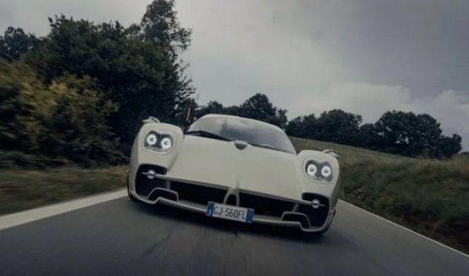 Pagani Utopia hypercar (3 photos)