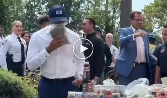 American mayor decided to check a bag of confiscated drugs