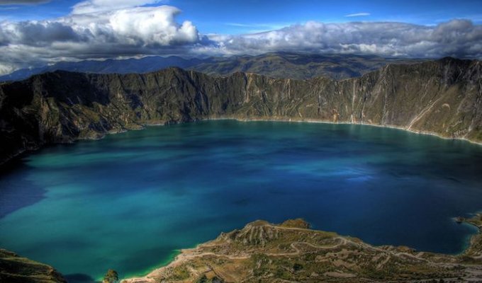 Красивейшие кратерные озера мира (38 фото)