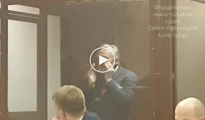 Доцент Олег Соколов, расчленивший студентку, устроил истерику в зале суда