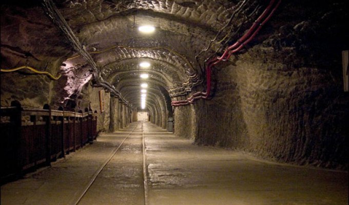 Соляная шахта, подземный храм и т.д. (20 фото)