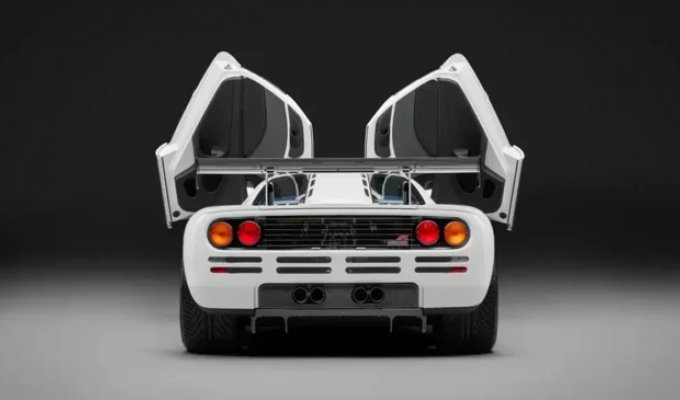 Очень редкий McLaren F1 из гаража султана Брунея пустят с молотка (7 фото)