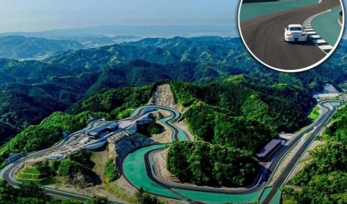 A billionaire from Japan built himself a race track for 200 million (3 photos)