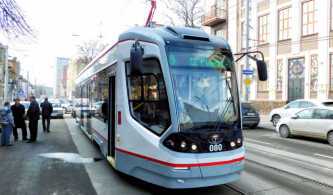 Первый низкопольный трамвай вышел сегодня на улицы Ростова-на-Дону (7 фото + 1 видео)