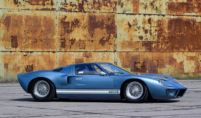 Rare 1967 Ford GT40 up for sale (6 photos)