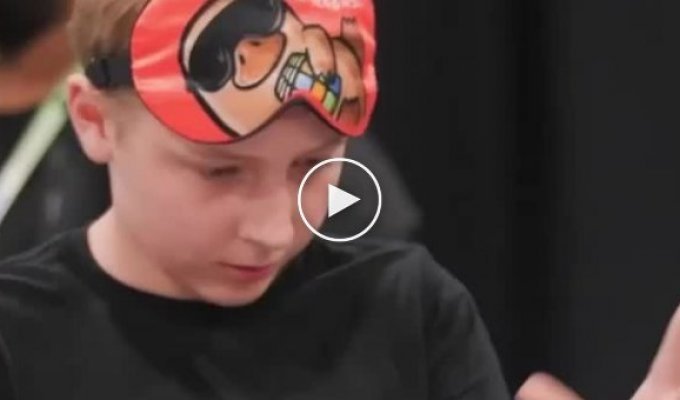 New world record for solving a Rubik's cube blindly